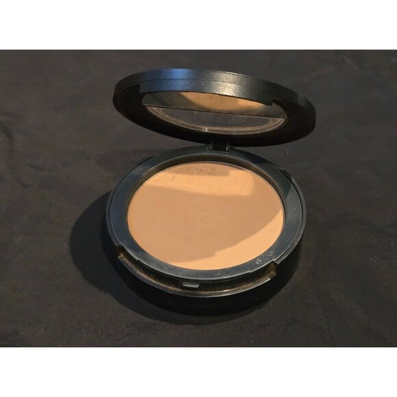 Ulta Double Duty Wet & Dry Pressed Powder Foundation Compact Makeup - Picture 1 of 3